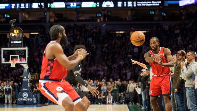 快船主場(chǎng)慘敗灰熊后，科懷·倫納德和詹姆斯·哈登拒絕了媒體采訪