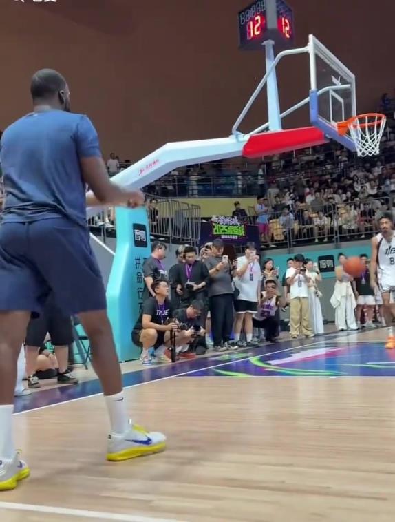 追夢格林：我隻是在NBA場地不準而已…