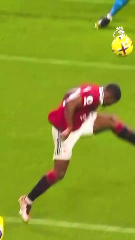 这种远射居然敢用身体挡出！当年德赫亚这扑救是真的自信啊！