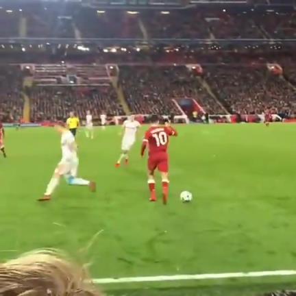 “巴塞罗那为何要花1.42亿英镑买下库蒂尼奥!?”看VCR→ “巴塞罗那为何要花1.42亿英镑买下库蒂尼奥!?”看VCR→