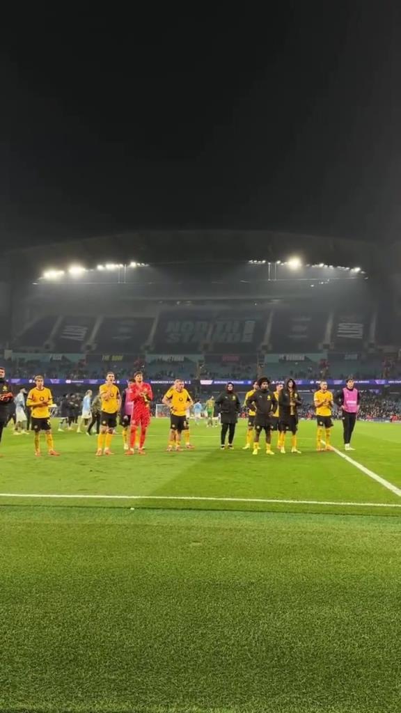 面对强敌一场大败!多特赛后的谢场环节!这赛季未来如何呢? 面对强敌一场大败!多特赛后的谢场环节!这赛季未来如何呢?