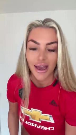 依旧会玩!曼联女网红预测晚上比赛:曼联2比1拿下热刺! 依旧会玩!曼联女网红预测晚上比赛:曼联2比1拿下热刺!