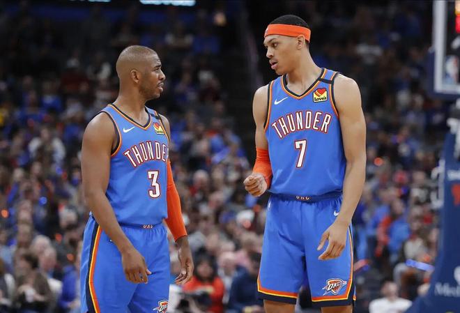 17岁赚了一百万美元，25岁被CBA裁员