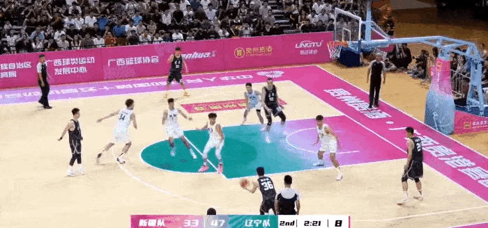 今天是奇兵！鄢手骐飙中5记3分独砍18分