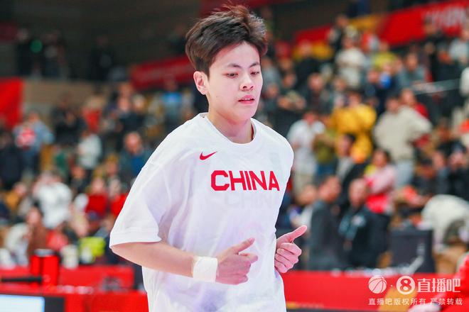 无敌手感！杨舒予半场8中6&三分6中4轰17分！正负值为恐怖的+42！