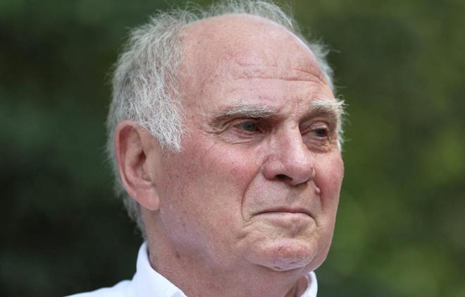 赫内斯:卡尔的争议言论?他年轻,小鲁梅尼格也说过类似的话