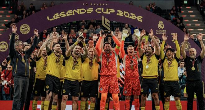 双杀皇马传奇队,多特蒙德传奇队赢下2026年传奇杯冠军