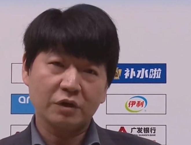 邱彪：这是一场团队的胜利，全队35次助攻是拿下比赛的关键