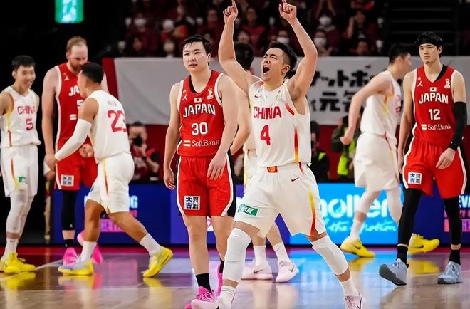中国篮球疯狂一夜！男篮大逆转日本，省队大胜韩国，真是双喜临门