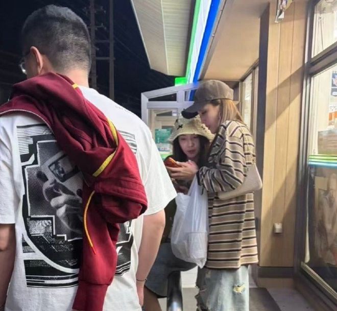 远征亲友团!赵继伟与高诗岩妻子一同现场观赛,这一场真提气了!