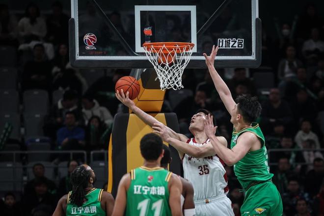 CBA常规赛:辽宁本钢胜山西汾酒