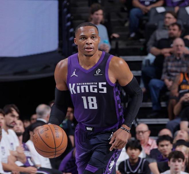 威少24+6+9难救主，火箭旧将破纪录亚历山大30分，雷霆双杀国王