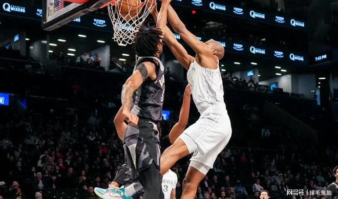 我勒個(gè)去！8項(xiàng)數(shù)據(jù)生涯最低，拿過(guò)四個(gè)總冠軍的他，真的沒(méi)油了？