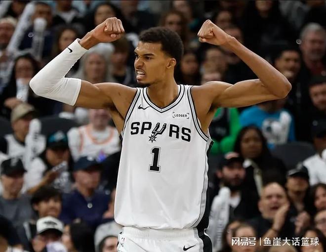 马刺逆转公牛!文班38+12力挽狂澜,武神低迷,福克斯21+5该反思