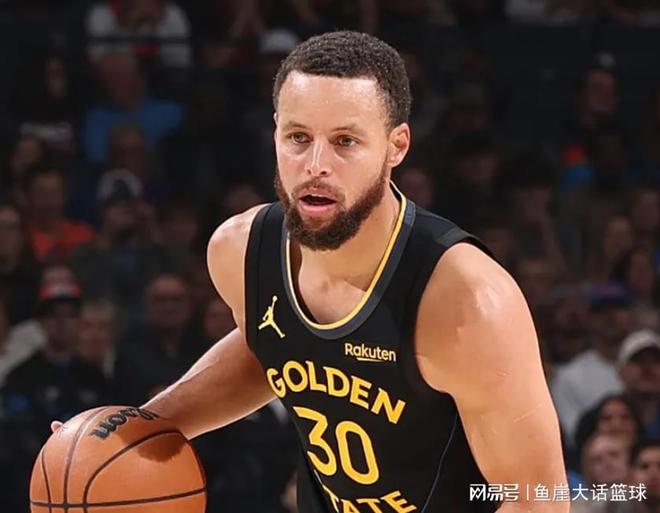 勇士惨败!库里13中4+恶犯,亚历山大28+5三节打卡,格林愤怒不满