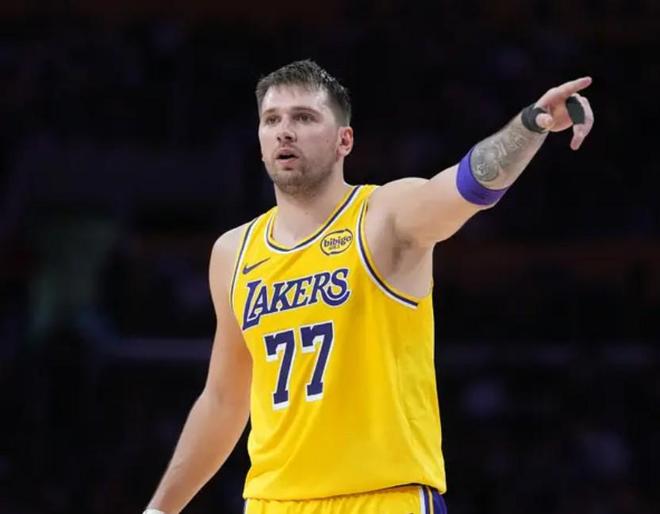 皮爾斯稱湖人年年老一套:炒作一番打進(jìn)季后賽,最后慘敗