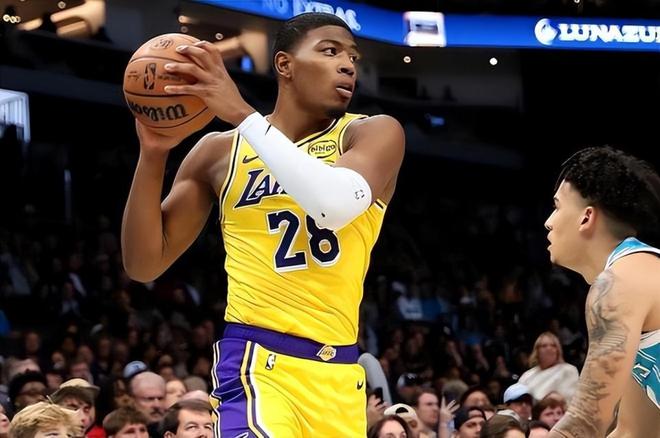 湖人锋线大将:东契奇让比赛变得轻松,所以我能有这么高的命中率