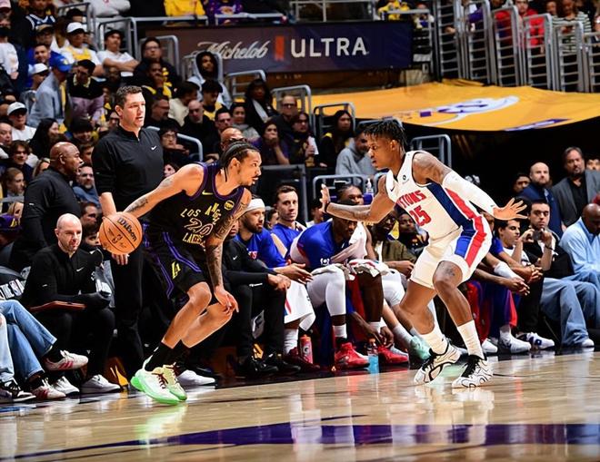 实在是太不稳定了！湖人后场新星这次又打出了一场灾难级的表现？