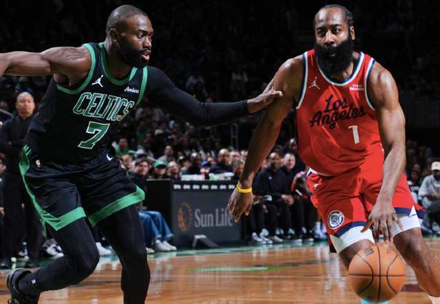 失去信任!快船最后时刻战术:范甘迪险助哈登超神,泰伦卢旁观