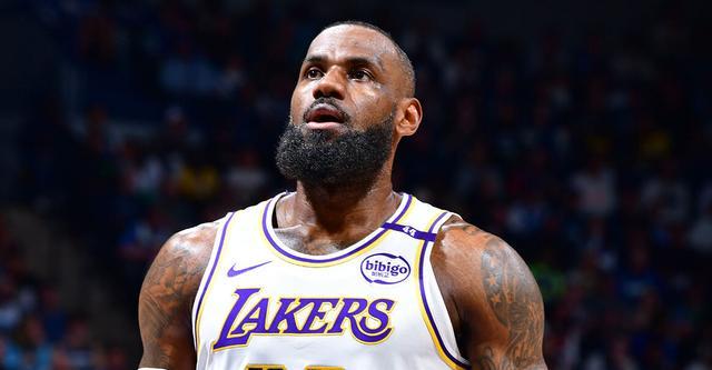 詹姆斯:会观察自己的身体反应 再决定明天是否出战