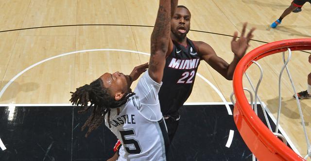 卡斯?fàn)枺捍蠹覍ξ业臒o球防守評價不高 我正在努力改進(jìn)這方面