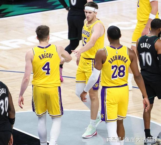 湖人出最大短板，艾顿两点该夸！小里值大合同，一人没被弃用正确