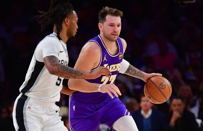 5連勝,湖人狂飆升西部第2,詹姆斯復(fù)出的對手基本鎖定了西部弱旅