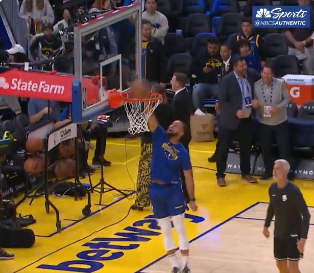 能打幾分？庫里賽前熱身時大秀空接暴扣