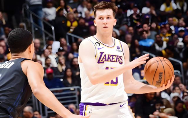 湖人高管该慌了?场均34+10!他真要拿顶薪了?