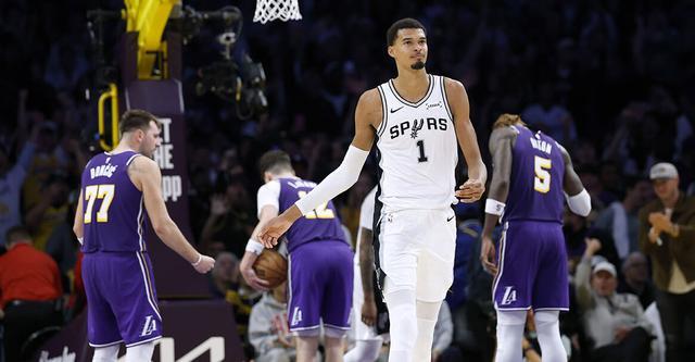 文班:比賽節(jié)奏對我來說感覺有點(diǎn)快 以前沒見過這樣的防守