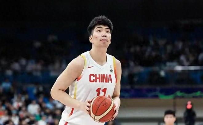 曾压制杨瀚森！如今国家队挑大梁 2.22米小姚明还有机会冲NBA？