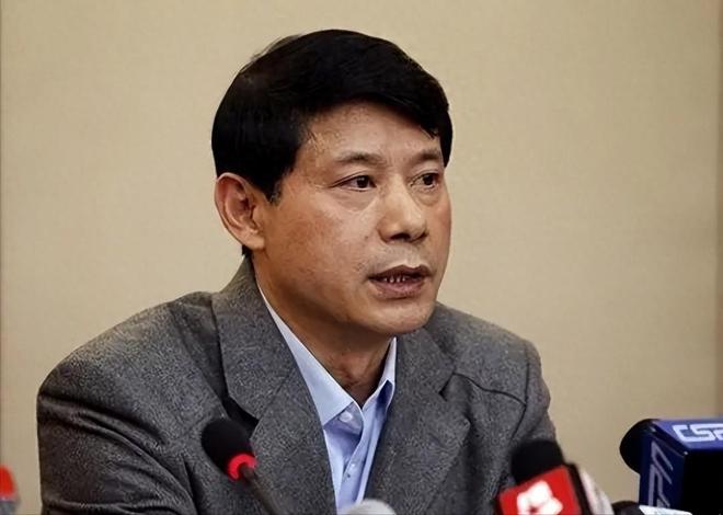 毁了王治郅,逼姚明退役,他凭一己之力让中国篮球倒退了二十年!