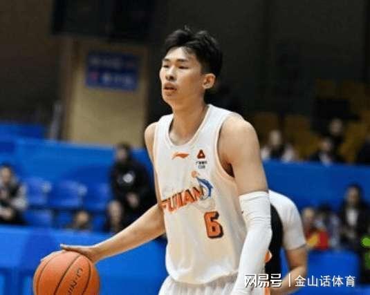 有骨氣！面對說他沒籃不簽他的球隊，25歲鋒線三分9中7，狂砍35分