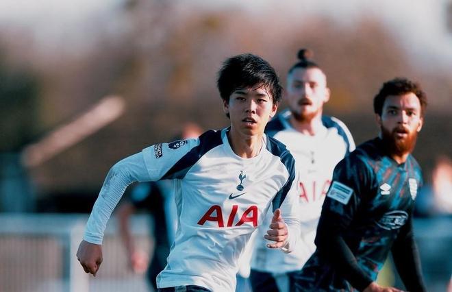 门兴总监:非常期待高井幸大的表现,他的合同中有选择买断条款