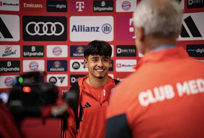 拜仁小將卡多佐談首秀：這是我職業(yè)生涯中非常重要的時(shí)刻