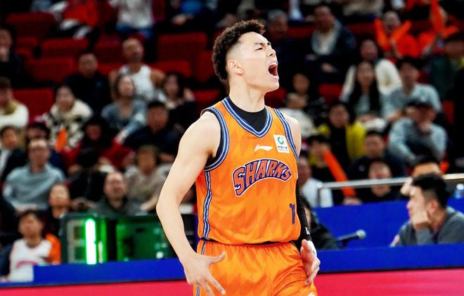 轟21分+5記三分！中國(guó)男籃26歲神射手崛起：雙李組合同閃耀？