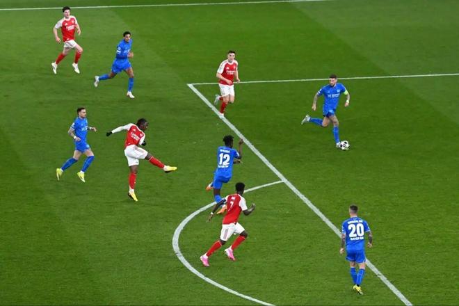 TA：埃澤的進(jìn)球足以載入史冊(cè)，與那些最精彩的進(jìn)球并肩