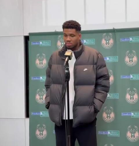 字母哥:我个人从未跟雄鹿谈过交易事宜;经纪人团队在负责这些事情