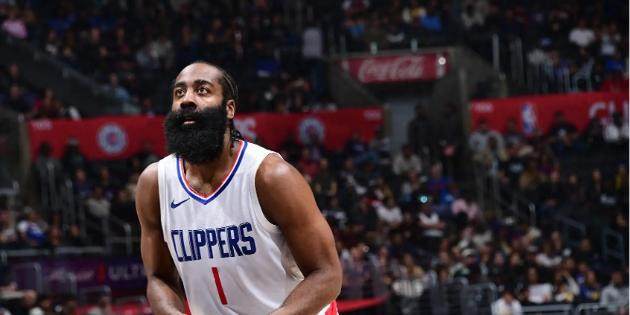 队友叒受伤+3分绝杀疑似遭误判 哈登继续演绎悲情