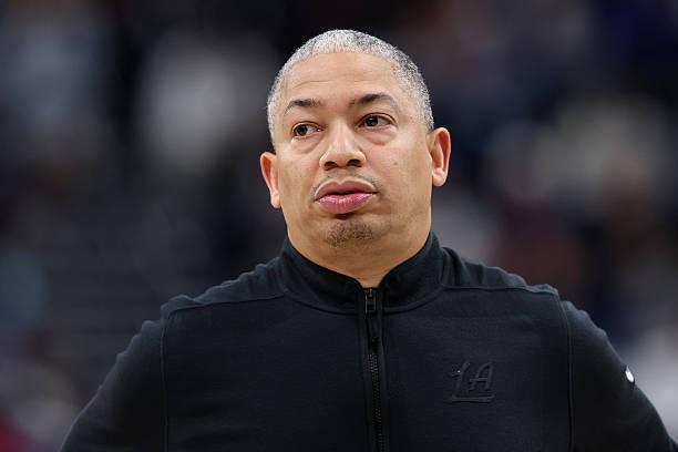 你是哪边的?泰伦-卢在领先14分时主动叫停,随后被打出20-3高潮