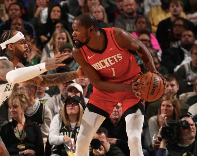 對(duì)飆字母哥！杜蘭特31+7復(fù)蘇！火箭14分大逆轉(zhuǎn)，申京怒吼慶祝