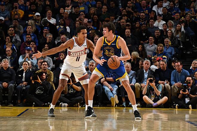 打出了本賽季至今的最強之戰(zhàn)，勇士內(nèi)線新星需要保持住這個水準？