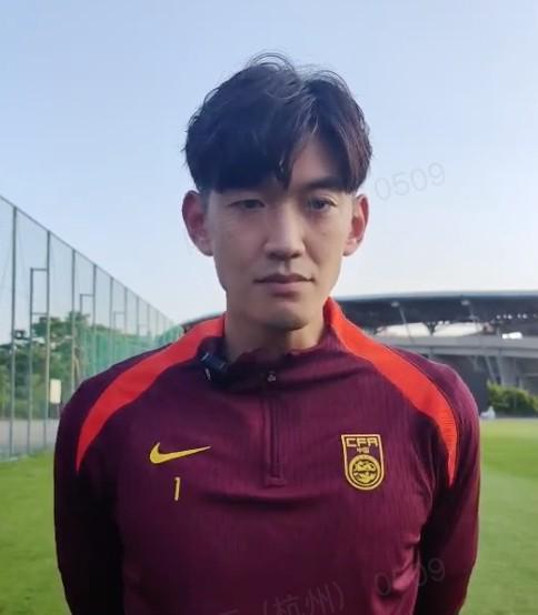 颜骏凌：比赛对年轻球员有锻炼价值，需去适应日韩球员的比赛节奏