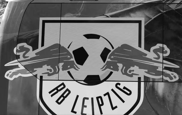 官方:科特布斯对阵莱比锡时,一球迷突发疾病并在送医后去世