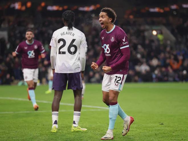 補強後防！曝曼聯盯上德甲1米96巨塔 考慮冬窗先租後買