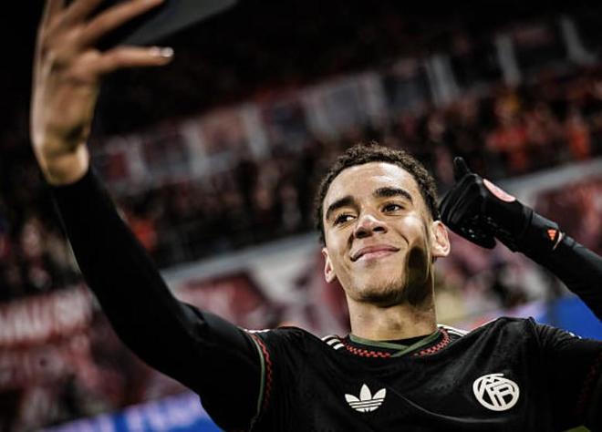 孔帕尼:穆西亚拉带回了很多正能量,现在最重要的是融入球队