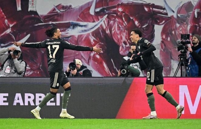 5-1逆转,拜仁第二次在德甲客场半场落后的情况下打入5球