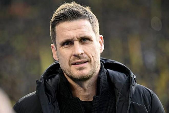 凯尔:2-0的领先优势因为定位球防守问题变得慌张,这没必要