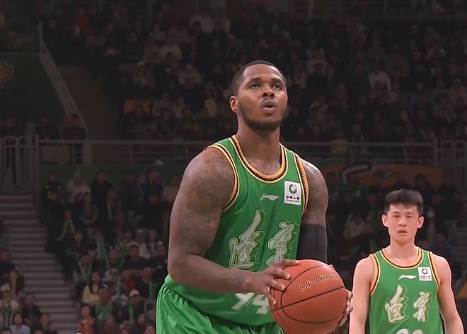 亨特不想离开,想要继续效力辽宁队