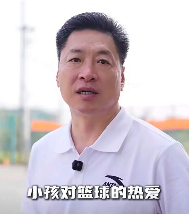 重返廣東！李春江有了新工作，亮相籃球場，崗位曝光，杜鋒期待